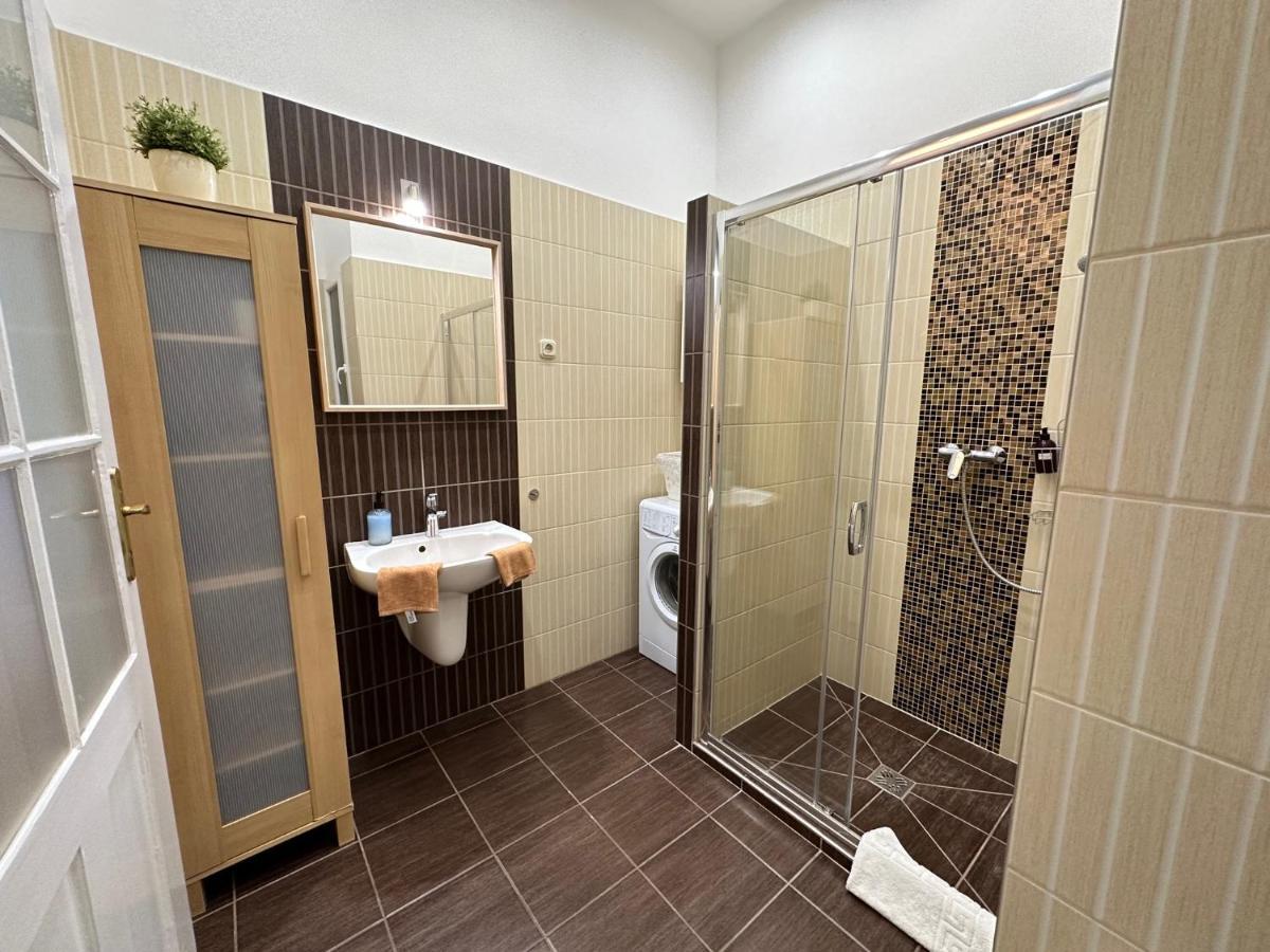 בודפשט Orangehomes Peaceful Apartment Next To Central Market Hall מראה חיצוני תמונה
